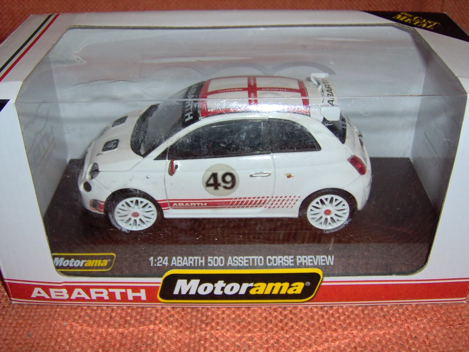 Abarth 500 Assetto Corse Preview Motorama Cararama 1:24 - Immagine 1 di 1
