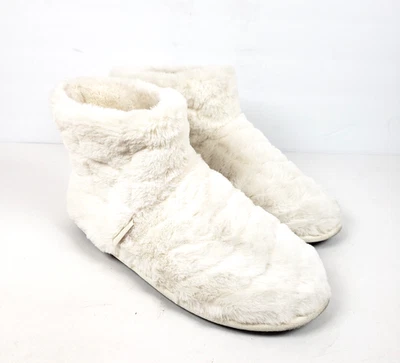 Muk Luks Cozy Womens Size 7 White Faux Fur Slip On Comfort Warm Slippers WPL6134 - Image 1 of 4