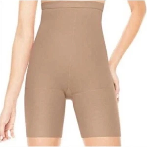 Spanx Assets Sensational Shaper in Buff Taglia 2 - Foto 1 di 7