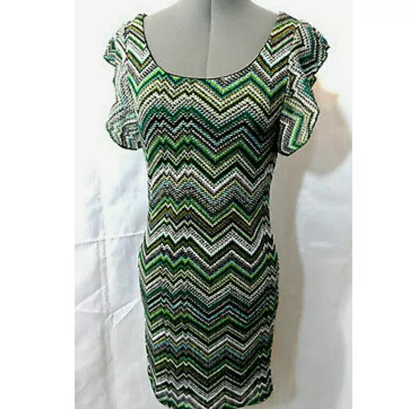 Vestido Suéter PURPLE RAIN Crochet Pequeño Cuello Redondo Manga Acampanada Tejido Elástico Foto 1 de 1