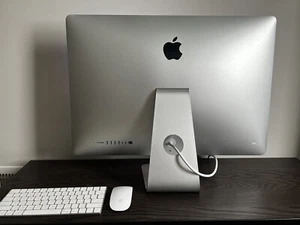 iMac Retina 27" 5K Silver 2017 3.4GHz i5 - 16GB 1TB Fusion Graphics Radeon Pro - Picture 1 of 8