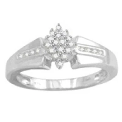 Anillo de boda con racimo de diamantes naturales de 1/20 quilates de plata de ley Foto 1 de 2