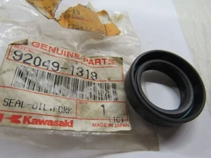 Kawasaki AR50 AR80 Z650 Seal Oil Fork Outer Genuine 92049-1319 - Picture 1 of 2