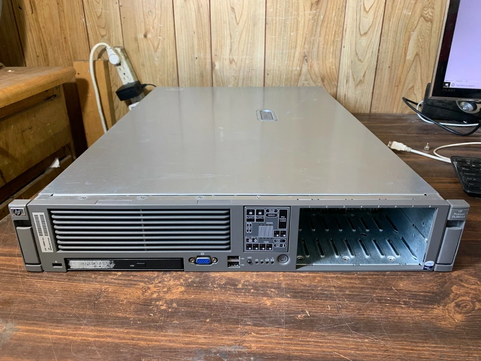 HP ProLiant DL380 G5 2x XEON 3ghz QUAD CORE CPU's 4GB RAM Server - Image 1 of 4