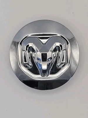 Camión Dodge Ram 1500 2019+ llanta cromada tapa central OEM 6KF18TRMAA Foto 1 de 4