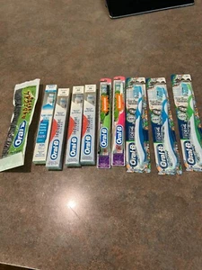 Various Oral B Kids Tooth Brushes - Picture 1 of 1