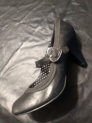 BONGO blk Pumps W/ Silver Heart Buckle sz 8. Faded Glory flat blk sandal  sz 7. - Image 1 of 4