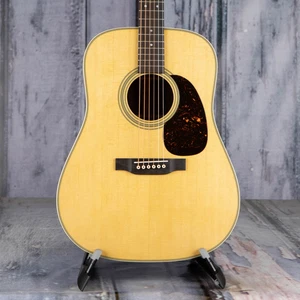 Martin D-28 Dreadnought, Natural - Picture 1 of 8