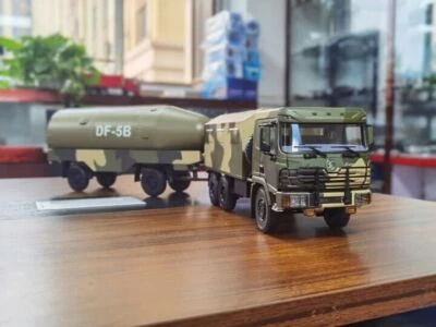 1:24 73CM SHANQI X3000 DF-5B Missile Transporter Truck Diecast Military Model - Image 1 of 4