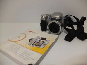 Kodak EasyShare Z710 7,1 megapixel fotocamera digitale con manuali e cinghia - Foto 1 di 7