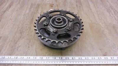 Kawasaki KZ650 CSR K235-2 1981) OEM rueda trasera piñón y soporte Foto 1 de 4