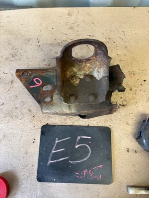 1973 1981 1987 1991 CHEVROLET GMC C30 C35 2WD ПЕРЕДНЯЯ РАМА РОЖОК ОСНОВНОЙ КОРПУС КРЕПЛЕНИЕ @ - Изображение 1 из 4