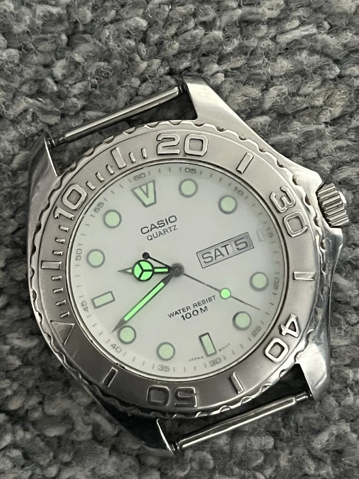 Casio Hombre Buzo Día Fecha 100M Vintage Plateado Acero Inoxidable Analógico MTD-1024 Foto 1 de 4