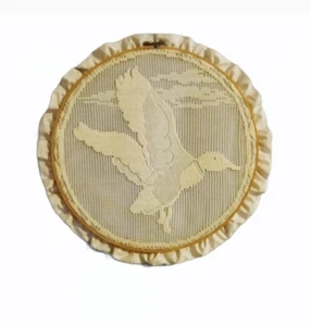 Vintage handgefertigte bestickte Ente im Stickrahmen Wanddeko. Zustand ist... - Bild 1 von 1