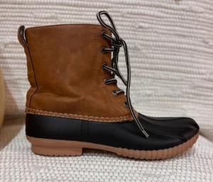 Report Damen-Schnürstiefeletten Entenstiefeletten Upton Größe US 9 hellbraun schwarz Gummi - Bild 1 von 5