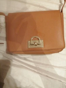 New Ladies Small Cross Body Messenger Bag - Picture 1 of 6