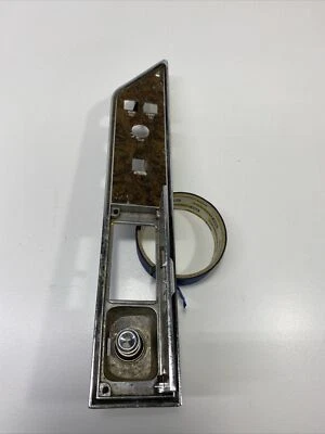 Lincoln Continental Mark IV 1976 paso derecho Bisel de asiento de ventana eléctrica Door Master Foto 1 de 4