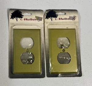 *NUEVO* Juego de 2 cubiertas de salida de morera vintage de metal dorado claro nuevo stock antiguo - Imagen 1 de 1