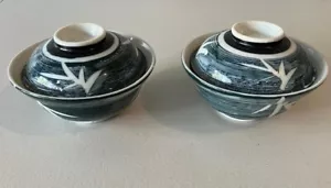 Vintage 2er Set Porzellan Reisschalen mit Deckel - dunkelblau - Bambus Akzente - Bild 1 von 7