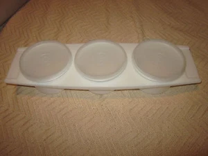 VINTAGE TUPPERWARE TRIO SERVING CONTAINER - DIP OR RELISH TRAY - Picture 1 of 3