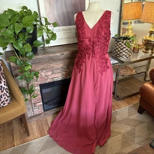 Wear Your Love Size 12 Formal Dress Wine Pink Fancy Appliqué Split Holiday New - Picture 1 of 16
