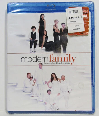 Modern Family The Complete Third Season Blu-Ray 3 Disc Set  - Brand New & Sealed - Image 1 of 4