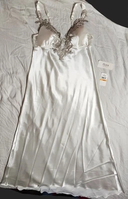 Ropa de dormir Flora by Flora Nikrooz color marfil talla pequeña Foto 1 de 4