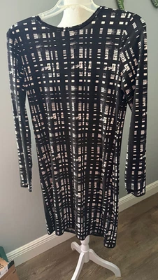 Michael Kors Dress Black & White, Back Gold Zip Closure, Long Sleeve, Sz XS - Image 1 of 4