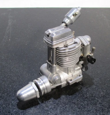 O.S. FS-26S 4.41cc 4-stroke glow engine with muffler for 1/10 R/C cars, new f/s - Image 1 of 4
