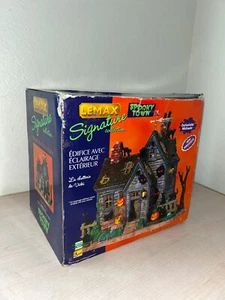 LEMAX Signature Collection Spooky Town Vicki's Cattery - Picture 1 of 9