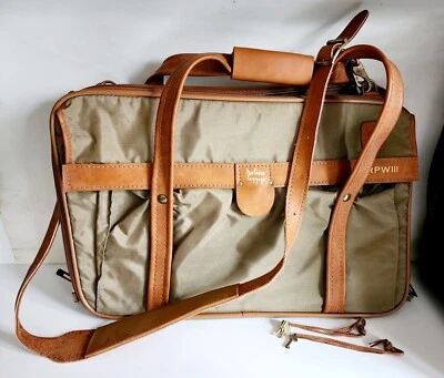 Bolso de mano Hartmann Luggage RPW III de nailon y cuero de 3 secciones con cerraduras y llaves Foto 1 de 4
