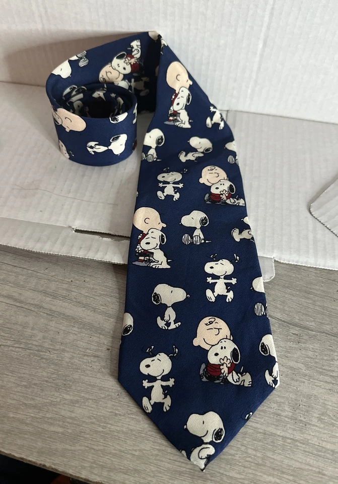 Corbata de Colección Snoopy Sax Appeal Cuello Charlie Brown y Gang Peanuts HECHA EN EE. UU. Foto 1 de 2