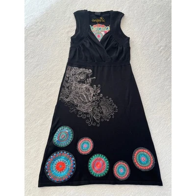 Vestido midi Desigual negro sin mangas cuello en V estampado mandala tejido talla S Foto 1 de 4