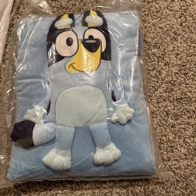 Ludo Studio Bluey Muffin Heeler Peluche 3D Almohada Acurrucada Azul Súper Suave 15"x20" Foto 1 de 2