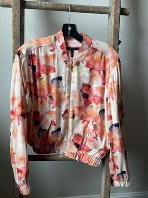 Chaqueta Bomber Casa Blanca Mercado Negro Talla Pequeña Floral Frontal Cremallera Manga Larga Foto 1 de 4