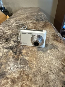 Sanyo VPC-S1070 Digitalkamera 10 Megapixel 3x Zoom GETESTET ohne Speicherkarte - Bild 1 von 13