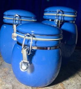 Juego de botes de cocina de cerámica retro azul con cierres de alambre de fianza JCP Home Collection - Imagen 1 de 23