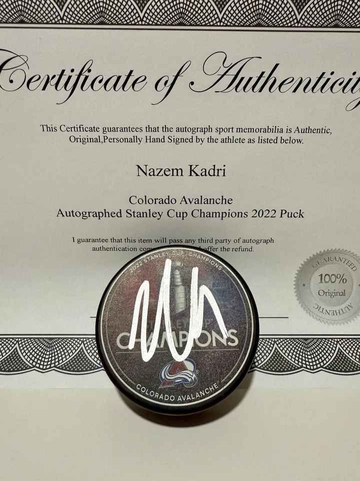 Estuche certificado de autenticidad firmado por Nazem Kadri Colorado Avalanche 2022 Stanley Cup Champions Puck Foto 1 de 1
