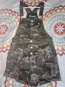 Women's Juniors Camo Overall Shorts - Picture 1 of 7
