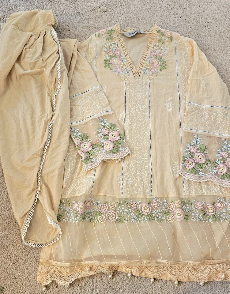 Traje Original Maria B Niñas Jóvenes, Pret Bordado Shalwar Kameez, Talla 6-8 Foto 1 de 3