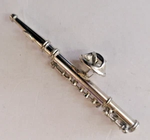 Spilla a Tema Musicale Forma Flauto 5,5cm Colore Argento Regalo Musica - Picture 1 of 4