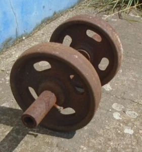 alte Hantel ? Top Deko Gewicht Kettlebell Kugelhantel Achse Räder Guss Loft chic - Bild 1 von 5