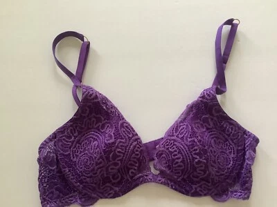 Sujetador DE COLECCIÓN VICTORIA'S SECRET Púrpura Encaje Ligeramente Forrado Con Aros Talla 36B Foto 1 de 4
