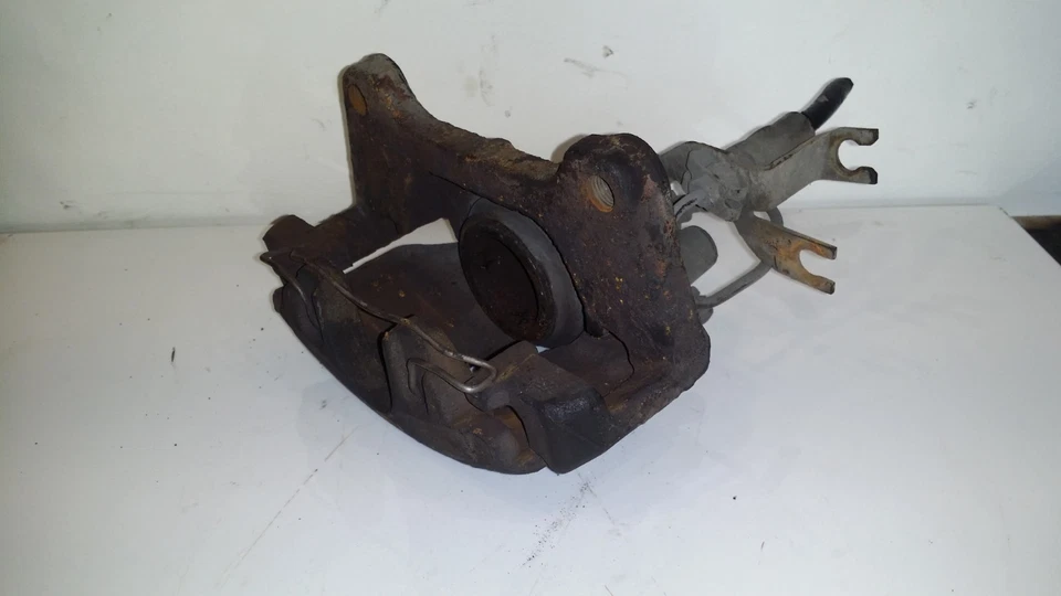 Pinza de freno delantera lado pasajero AUDI A4 B6 CABRIOLET V6 2.5 TDI Foto 1 de 1
