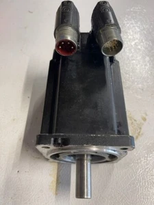 Allen Bradley MPL-B320P-MJ72AA Ser A MP-Series MPL 480V AC Rotary Servo Motor - Bild 1 von 3