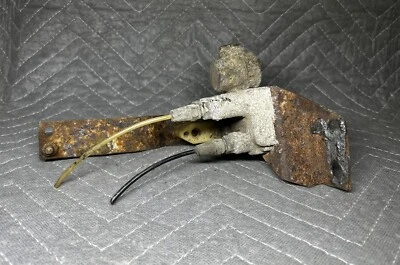 1971 72 73 74 75 76 77 Cadillac Eldorado Passenger Right Side Rear Auto Level - Image 1 of 4