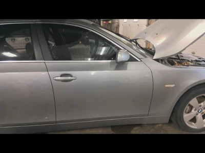 (LOCAL PICKUP ONLY) Passenger Front Door Electric Green Tint Fits 06-10 BMW 550i Foto 1 de 4