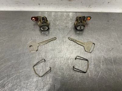 1990-1995 Toyota 4Runner Front Driver & Passenger Side Door Lock Cylinder w/Keys - Image 1 of 4