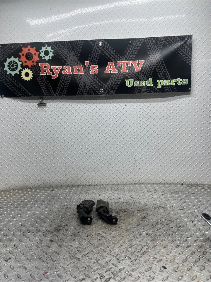 YAMAHA DRIVER FOOT PEGS 1981 YAMAHA XS1100 81 - Imagem 1 de 4