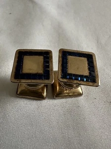 Coppia di gemelli Swank anni 60 con pietre blu vibranti che circondano tono oro A13 - Foto 1 di 8